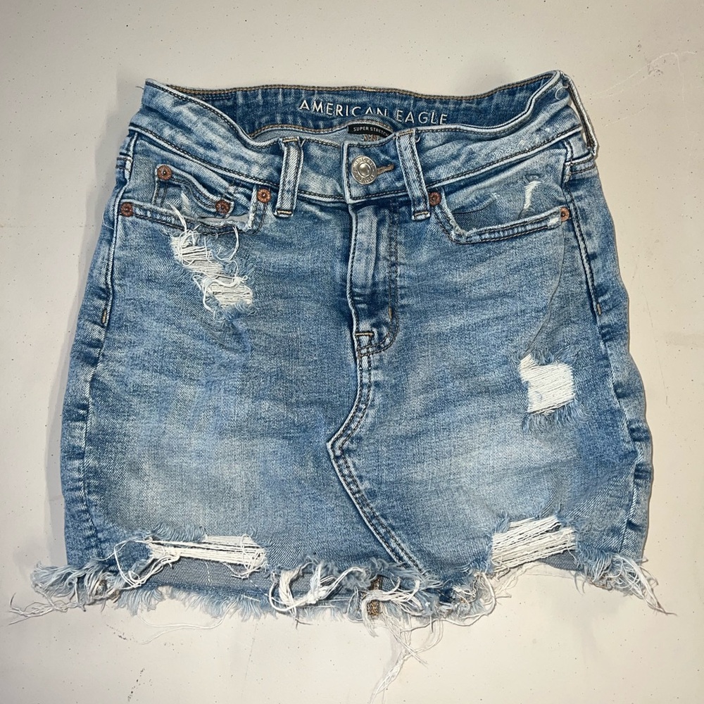 american eagle stretchy ripped mini denim skirt